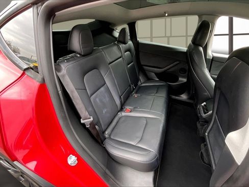 Used 2022 Tesla Model Y Performance image 25
