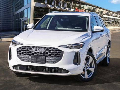 New 2025 Audi Q5 Premium Plus image 1