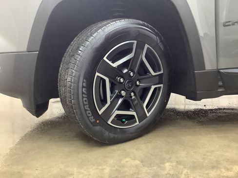 New 2026 Jeep Cherokee Laredo AWD/4WD image 24