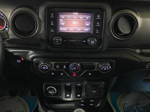 Used 2020 Jeep Wrangler Sport AWD/4WD image 22