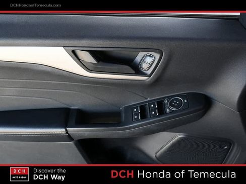 Used 2022 Ford Escape SE image 16