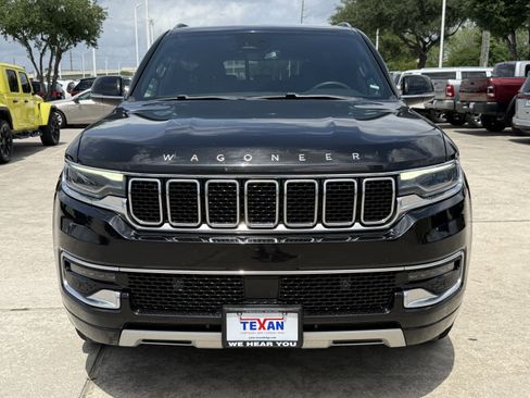 Used 2023 Jeep Wagoneer L Series II AWD/4WD image 10