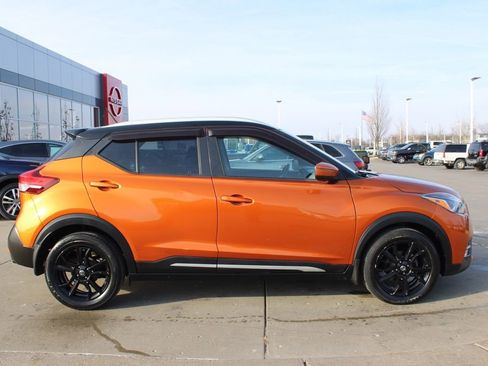Used 2019 Nissan Kicks SR w/ SR Premium Package image 6