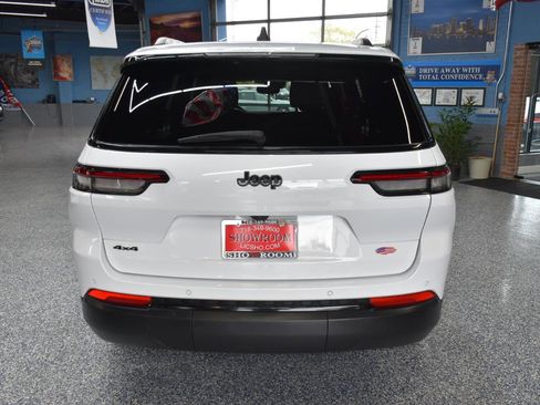 Used 2024 Jeep Grand Cherokee L Laredo AWD/4WD image 6