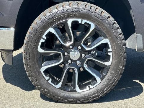 Used 2024 Chevrolet Silverado 1500 LTZ w/ LTZ Convenience Package II AWD/4WD image 24