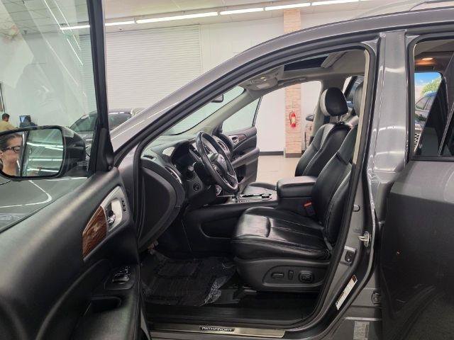 Used 2018 Nissan Pathfinder Platinum AWD/4WD image 37