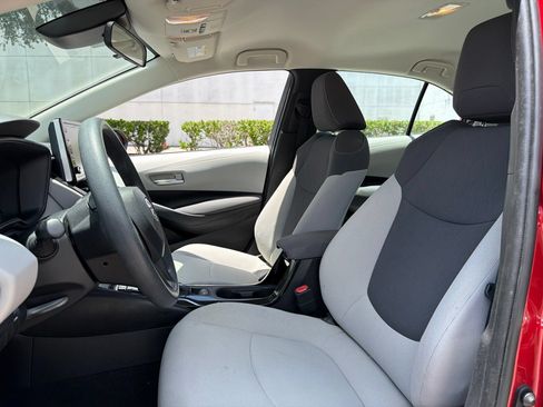 Used 2020 Toyota Corolla LE FWD image 9