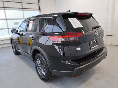 Used 2024 Nissan Rogue S AWD/4WD image 7
