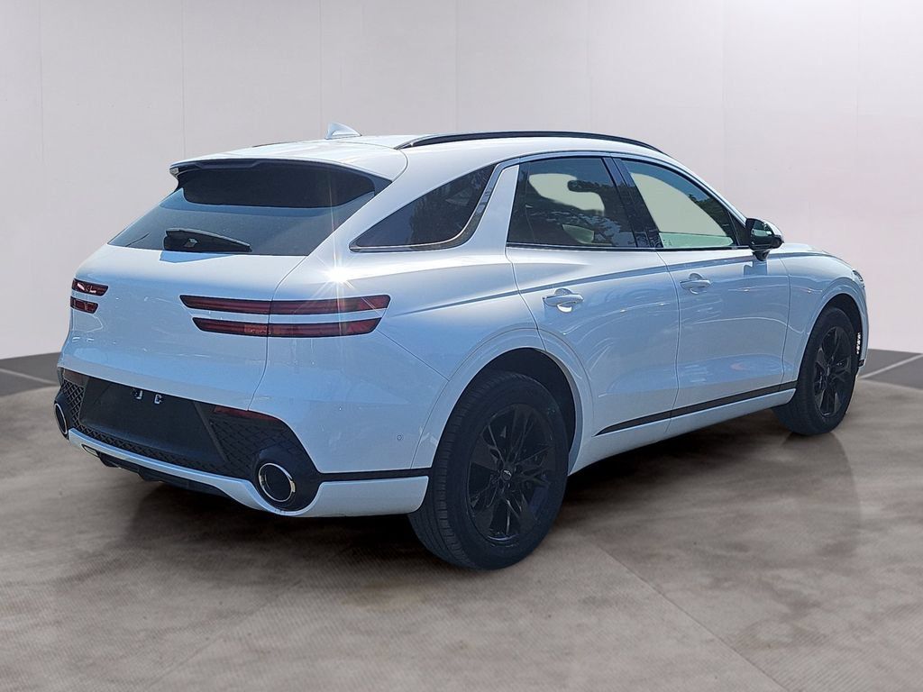 Used 2023 Genesis GV70 3.5T Sport w/ Sport Advanced Package AWD/4WD image 4