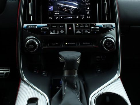 Used 2024 Lexus LX 600 F Sport image 19