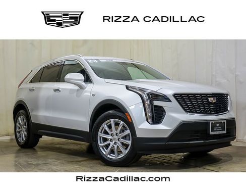 Certified 2023 Cadillac XT4 Luxury w/ Cold Weather Package image 1
