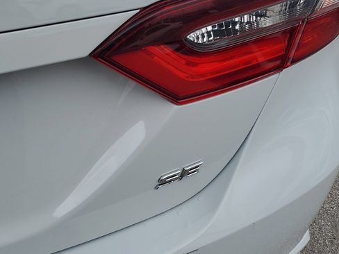 Used 2024 Toyota Camry SE FWD image 7