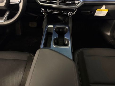 Used 2024 Chevrolet Equinox EV LT image 17