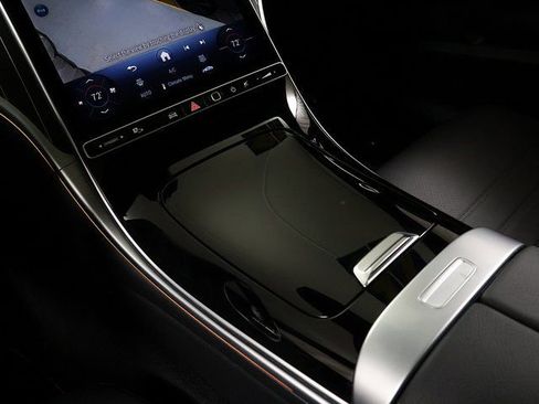 Certified 2026 Mercedes-Benz C 300 4MATIC Sedan image 23