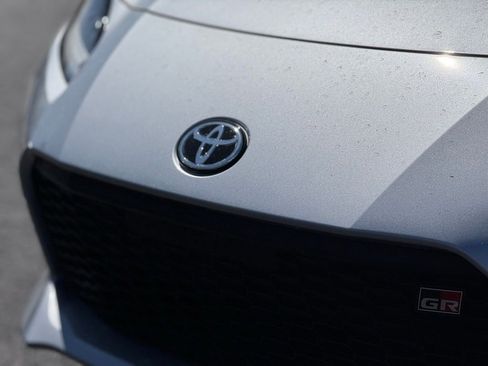 Used 2024 Toyota GR86 Premium w/ Performance Package image 10