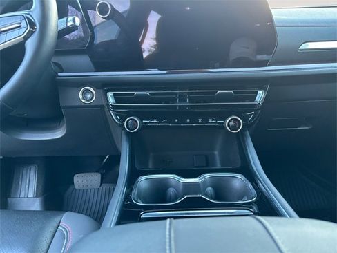 Used 2024 Chevrolet Traverse RS image 11