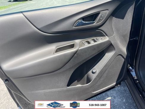 Used 2023 Chevrolet Equinox LT w/ Driver Convenience Package AWD/4WD image 11