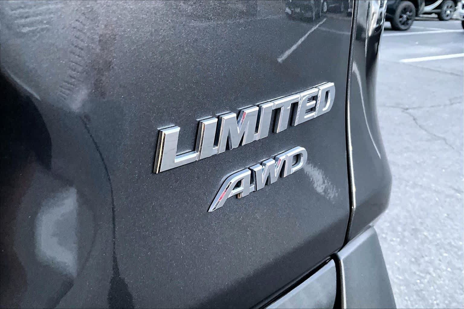 Used 2023 Toyota RAV4 Limited AWD/4WD image 24