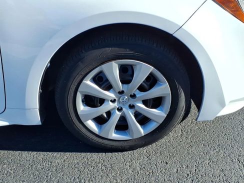 Used 2020 Toyota Corolla LE image 7