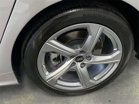 Used 2024 Audi A6 Premium Plus image 10