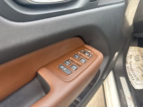 Used 2021 Volvo XC60 T5 Momentum image 6