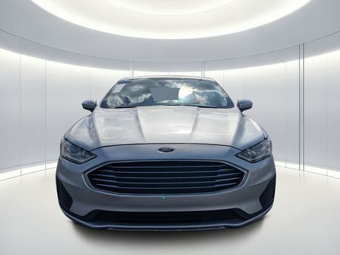 Used 2019 Ford Fusion SE image 9