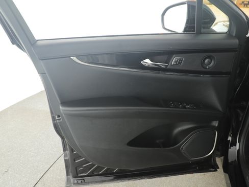 Certified 2023 Lincoln Nautilus Reserve w/ Equipment Group 201A image 18