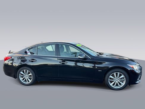 Used 2017 INFINITI Q50 Premium w/ 2.0T Premium Plus Package image 2