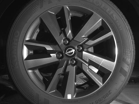 Used 2025 Nissan Versa SV image 14