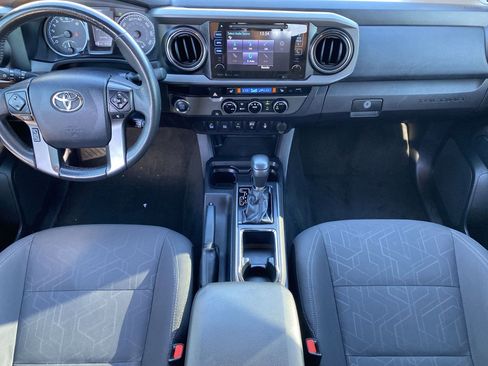 Used 2017 Toyota Tacoma TRD Sport image 24