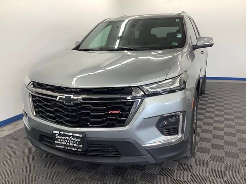 Used 2023 Chevrolet Traverse RS AWD/4WD image 2