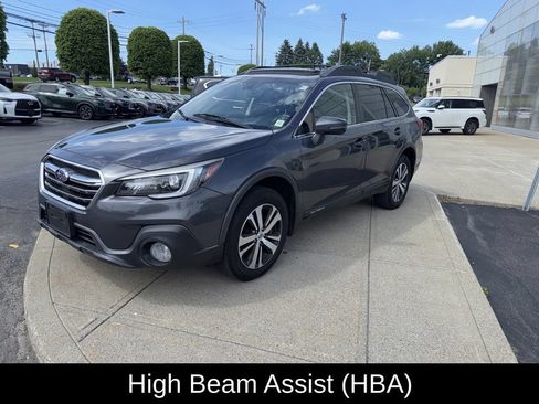 Used 2018 Subaru Outback 3.6R Limited AWD/4WD image 12