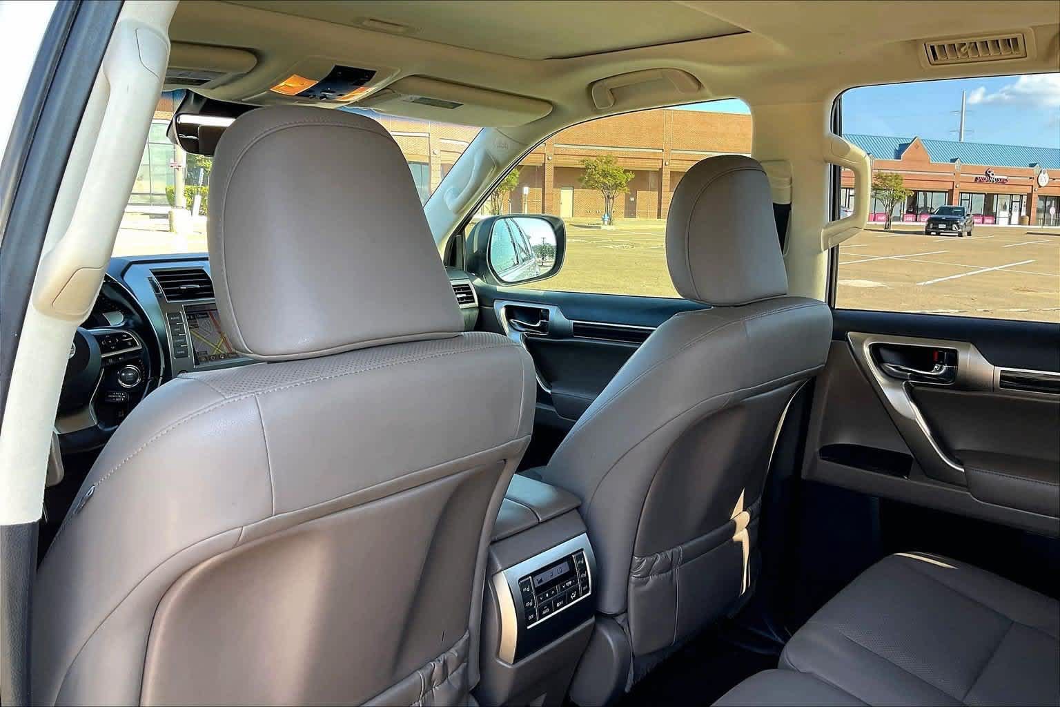 Used 2020 Lexus GX 460 Premium w/ Premium Package AWD/4WD image 12