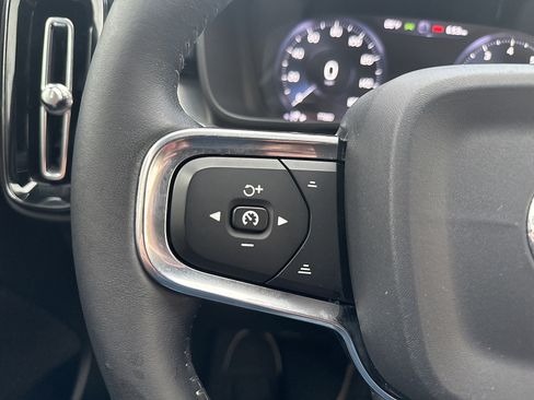Used 2019 Volvo XC40 T5 Momentum AWD/4WD image 44