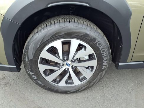 Used 2025 Subaru Outback Premium w/ Popular Package #1A image 13