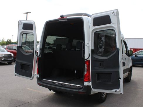 Used 2025 Mercedes-Benz Sprinter 2500 image 7