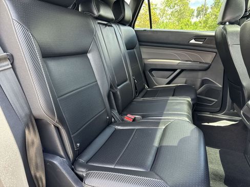 Used 2021 Volkswagen Atlas Cross Sport SEL R-Line FWD image 18