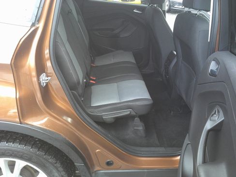 Used 2017 Ford Escape SE w/ SE Cold Weather Package image 12