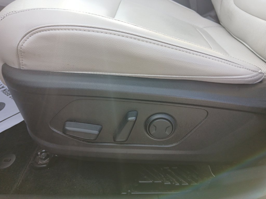 Used 2022 Hyundai Tucson SEL w/ Convenience + Premium Package FWD image 11