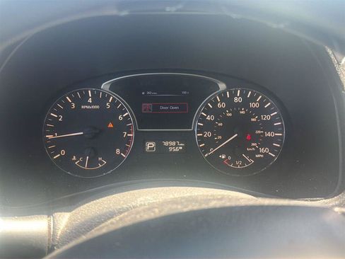 Used 2014 Nissan Pathfinder S FWD image 5