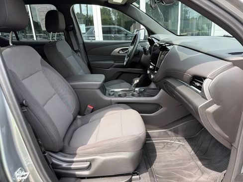 Certified 2023 Chevrolet Traverse LT FWD image 16
