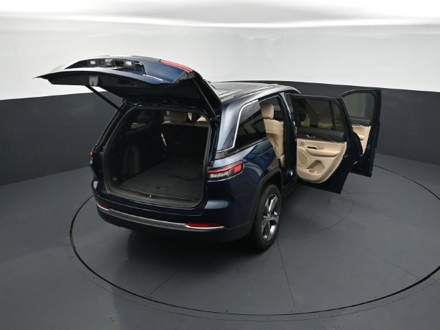 New 2026 Jeep Grand Cherokee Limited w/ Trailer Tow Package AWD/4WD image 29