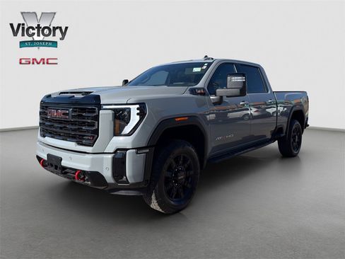 Used 2025 GMC Sierra 2500 AT4 w/ AT4 Premium Plus Package image 4