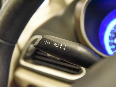 Used 2020 Chrysler Voyager Lxi image 24