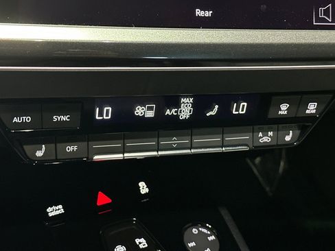Certified 2023 Audi Q4 e-tron Premium AWD/4WD image 19