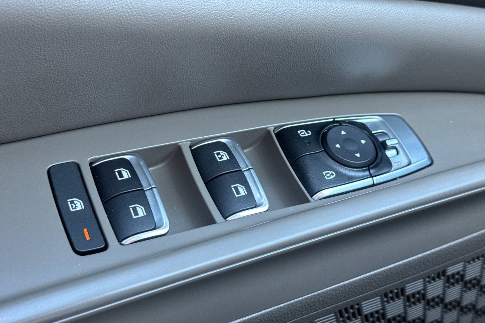 Used 2026 Kia Carnival FWD image 13