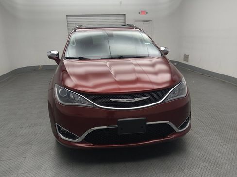 Used 2018 Chrysler Pacifica Limited FWD image 14