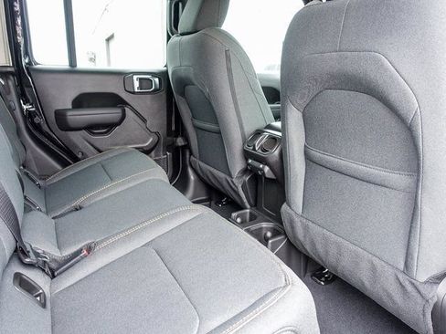 New 2026 Jeep Gladiator Sport AWD/4WD image 8