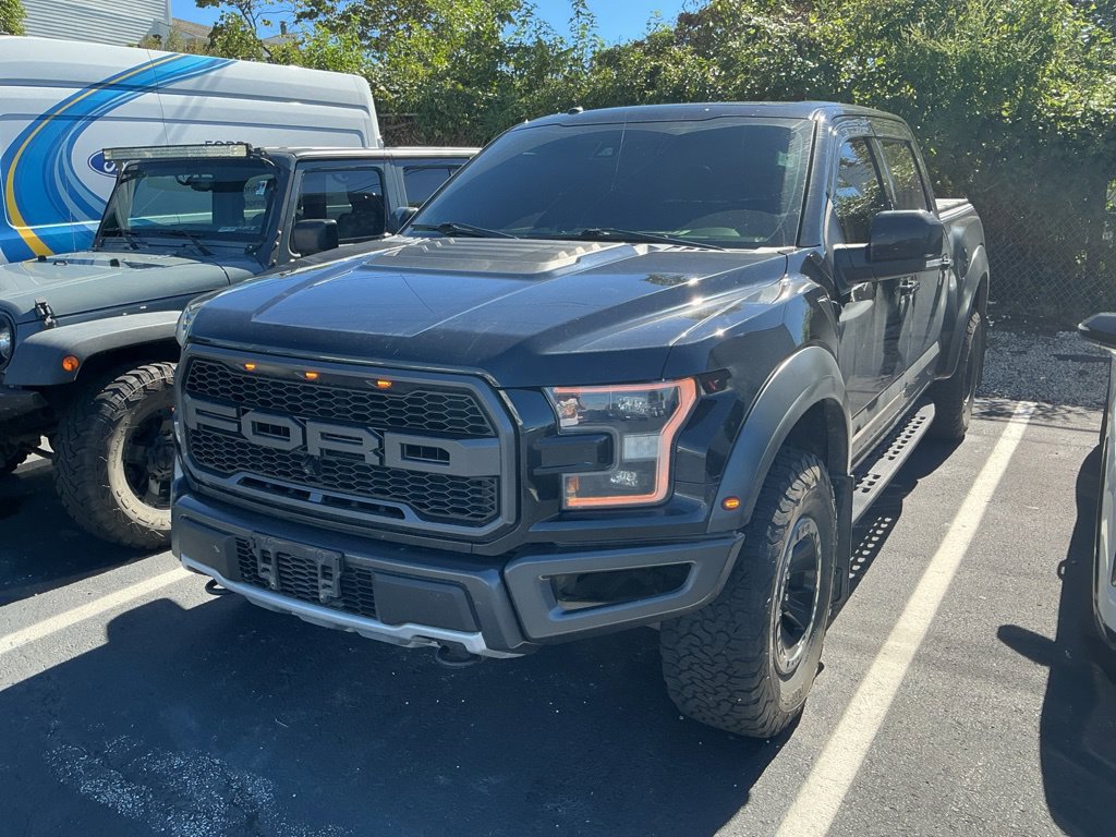 Used 2018 Ford F150 Raptor w/ Equipment Group 802A Luxury AWD/4WD image 2