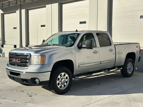 Used 2011 GMC Sierra 2500 SLT w/ SLT Convenience Package image 1